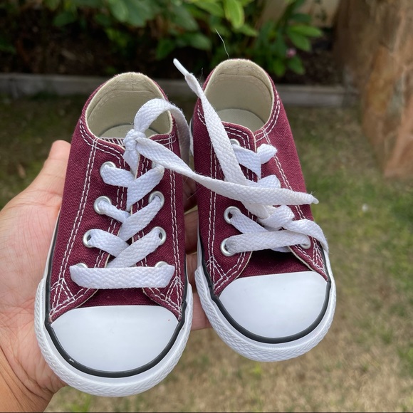 Converse Maroon Color - Picture 2 of 4